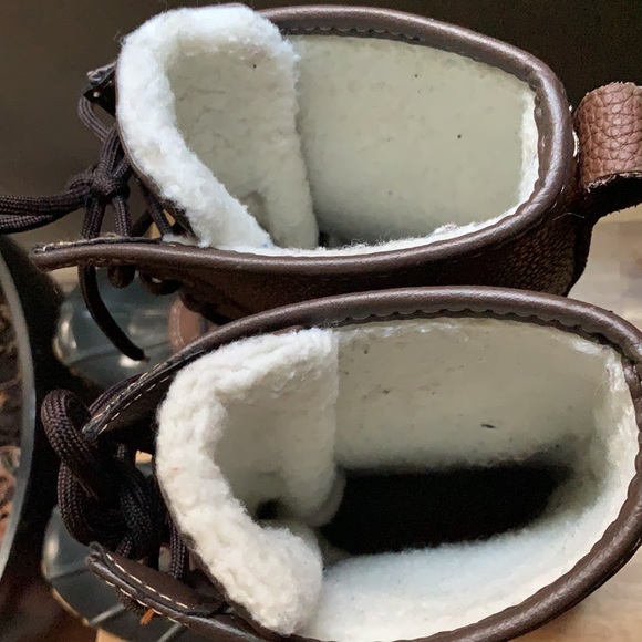 Leather & Fleece Waterproof Winter Boots - Picture 7 of 8